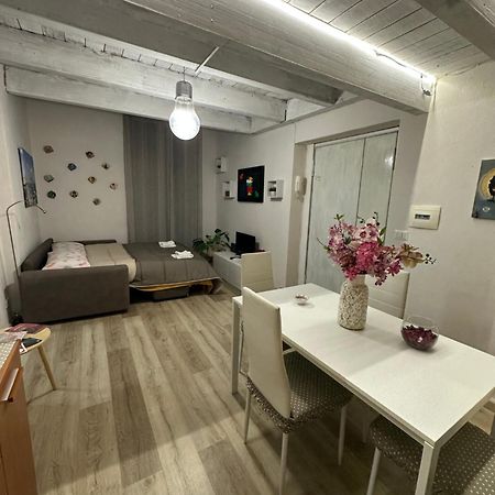Naples To Stay Luaran gambar