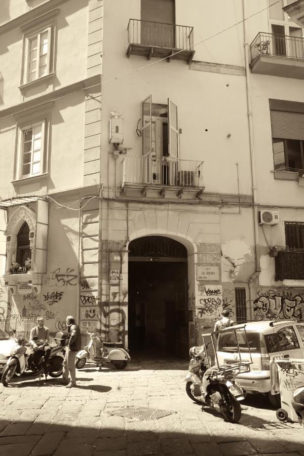 Naples To Stay Luaran gambar