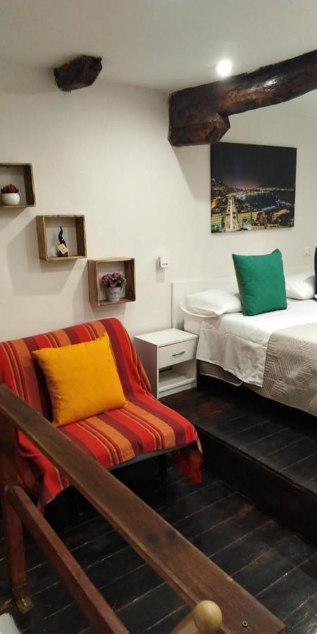 Naples To Stay Luaran gambar